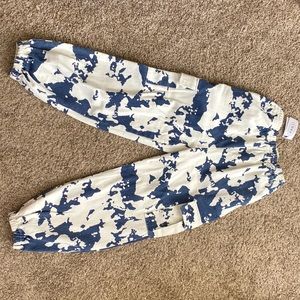 Size small, fits size 4-6. Never worn